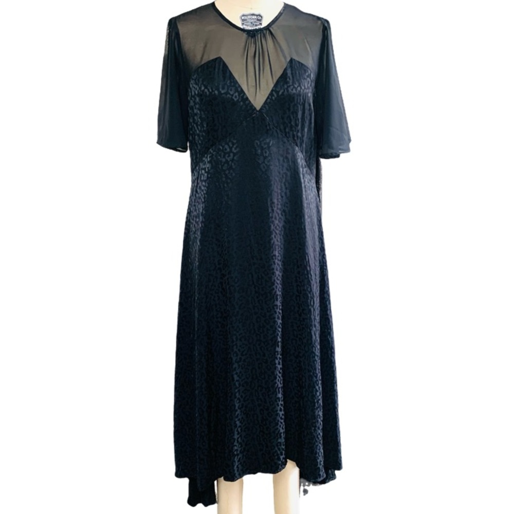 ZARA L gorgeous black leopard print flowy midi dress w/sheer flutter sleeve